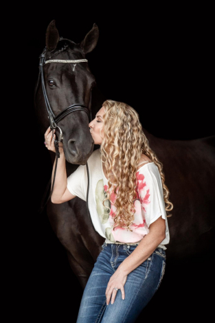 HorseID: 2301730 Q. First Symphony - PhotoID: 1083662