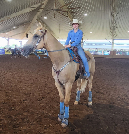 HorseID: 2303086 Cash Income - PhotoID: 1085617