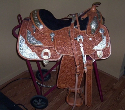 Tack ID: 568384 Billy Royal Western Show Saddle 16 equitation seat - PhotoID: 152888 - Expires 30-Jun-2024 Days Left: 46