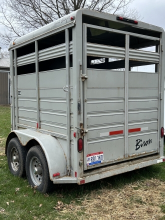 Tack ID: 568393 Bison two horse straight load horse trailer - PhotoID: 152890 - Expires 03-Jul-2024 Days Left: 47