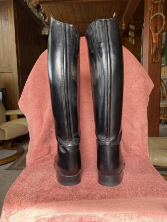 Tack ID: 568485 Konig black dressage boots size 8 - PhotoID: 153015 - Expires 01-Nov-2024 Days Left: 165