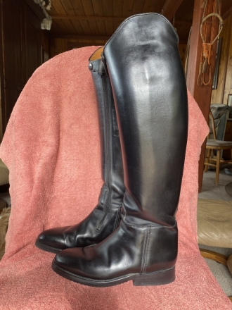 Tack ID: 568485 Konig black dressage boots size 8 - PhotoID: 153017 - Expires 01-Nov-2024 Days Left: 165
