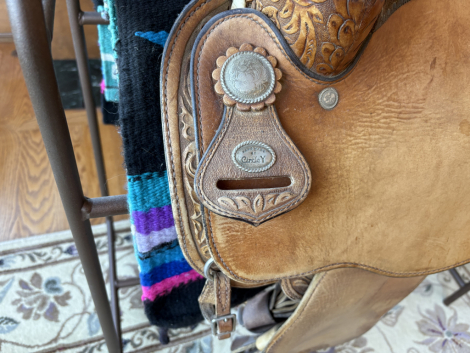 Tack ID: 569208 Circle Y Cutting & Reining Saddle - PhotoID: 154704 - Expires 07-Dec-2025 Days Left: 2
