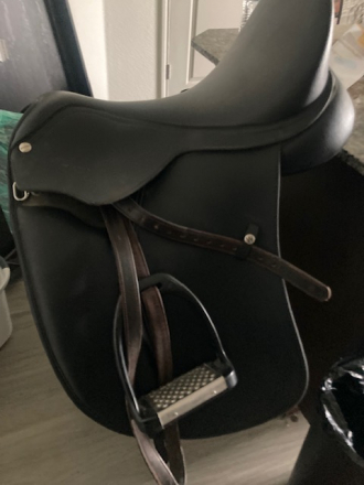 Tack ID: 569806 WINTEC HART 500 DRESSAGE SADDLE - PhotoID: 154739 - Expires 20-Dec-2025 Days Left: 16