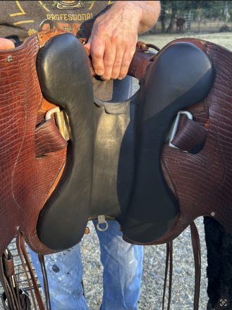 Tack ID: 569846 Len Brown Patriot Saddle and Protector Saddle Pad - PhotoID: 154809 - Expires 05-Jan-2026 Days Left: 32