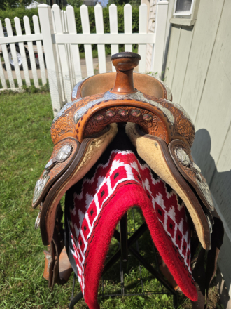 Tack ID: 569900 Blue Ribbon Show Saddle - PhotoID: 154874 - Expires 21-Jan-2026 Days Left: 47