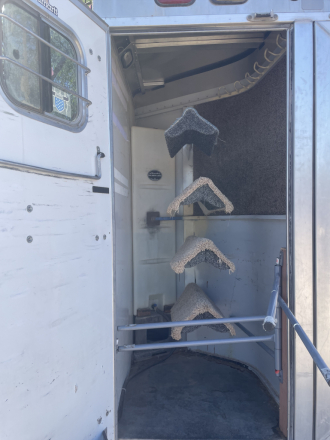 Tack ID: 569907 2000CM 3H Slant New Paint, Tires, Bearings, Brakes! - PhotoID: 154921 - Expires 23-Jan-2026 Days Left: 49