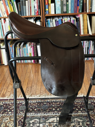 Tack ID: 569951 Jean-Claude Racinet saddle (rare) - PhotoID: 154962 - Expires 13-Nov-2025 Days Left: 0