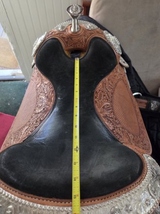 Tack ID: 570029 Dale Chavez Western Pleasure Show Saddle 15 in - PhotoID: 155069 - Expires 10-Dec-2025 Days Left: 6