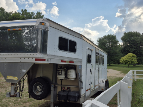 Tack ID: 570045 Eby aluminum 3 horse slant gooseneck - PhotoID: 155097 - Expires 16-Dec-2025 Days Left: 11