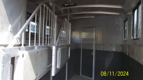 Tack ID: 570054 2003 Classic Aluminum 3-Horse Living Quarters - PhotoID: 155465 - Expires 05-Aug-2026 Days Left: 179