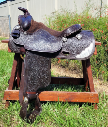 Tack ID: 570061 Classic Rios Show Saddle with Silver - PhotoID: 155126 - Expires 25-Dec-2025 Days Left: 20