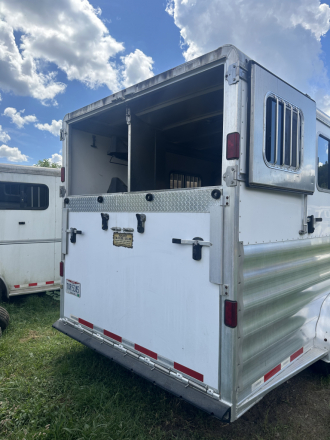 Tack ID: 570089 Featherlite 4 Horse with Custom Weekender! - PhotoID: 155143 - Expires 31-Dec-2025 Days Left: 26