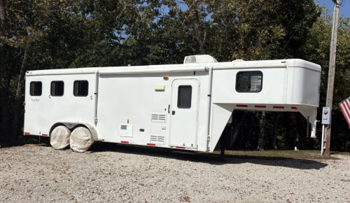 Tack ID: 570091 Bison 2011 3 horse slant w/8’ short wall - PhotoID: 155146 - Expires 01-Jan-2026 Days Left: 27