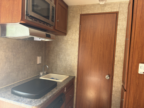 Tack ID: 570091 Bison 2011 3 horse slant w/8’ short wall - PhotoID: 155148 - Expires 01-Jan-2026 Days Left: 27