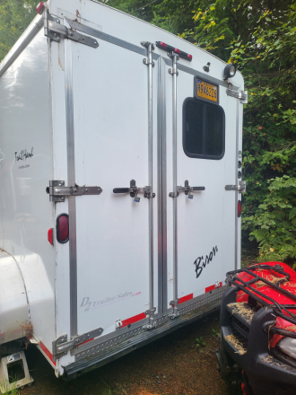 Tack ID: 570093 2012 Bison Trail Hand gooseneck w living quarters - PhotoID: 155151 - Expires 04-Jan-2026 Days Left: 30