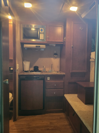 Tack ID: 570093 2012 Bison Trail Hand gooseneck w living quarters - PhotoID: 155152 - Expires 04-Jan-2026 Days Left: 30