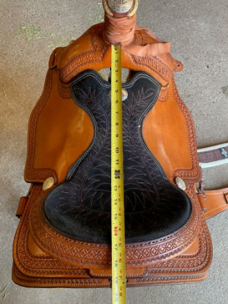 Tack ID: 570102 Genuine Billy Cook roping saddle 16.5 lightly used - PhotoID: 155159 - Expires 08-Jan-2026 Days Left: 34