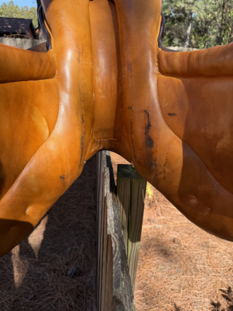 Tack ID: 570134 Stubben Siegfried Jump Saddle 17.5” - PhotoID: 155197 - Expires 19-Jan-2026 Days Left: 35