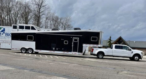 Tack ID: 570136 Trail Master Sierra 3 Horse W/Custom Living Qtrs! - PhotoID: 155199 - Expires 20-Jan-2026 Days Left: 38