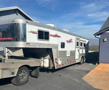 Tack ID: 570151 2007 Platinum Coach Living Quarter 3 Horse Warm Blood - PhotoID: 155235 - Expires 29-Apr-2026 Days Left: 145