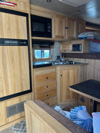 Tack ID: 570151 2007 Platinum Coach Living Quarter 3 Horse Warm Blood - PhotoID: 155236 - Expires 29-Apr-2026 Days Left: 145