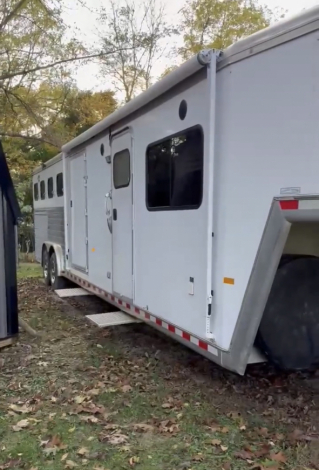 Tack ID: 570157 2003 Hart 4 Horse with LQ - PhotoID: 155244 - Expires 01-Feb-2026 Days Left: 59