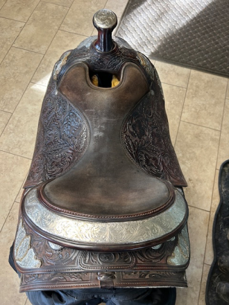 Tack ID: 570169 Kathys show saddle - PhotoID: 155256 - Expires 07-Feb-2026 Days Left: 64