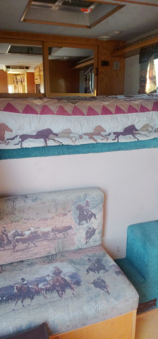 Tack ID: 570190 96 Silverado Gooseneck - PhotoID: 155281 - Expires 18-Feb-2026 Days Left: 75