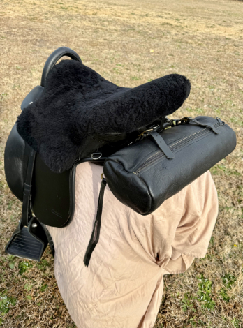 Tack ID: 570238 TREKKER LUXUS ULTIMATE LUXURY TREELESS ADJUSTABLE SADDLE - PhotoID: 155354 - Expires 12-Mar-2026 Days Left: 87