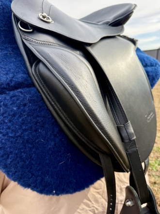 Tack ID: 570238 TREKKER LUXUS ULTIMATE LUXURY TREELESS ADJUSTABLE SADDLE - PhotoID: 155356 - Expires 12-Mar-2026 Days Left: 87