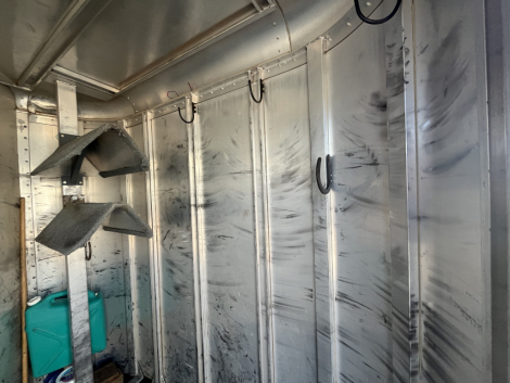 Tack ID: 570245 Duralite/Sooner Two-Horse Slant Trailer - PhotoID: 155368 - Expires 14-Mar-2026 Days Left: 90