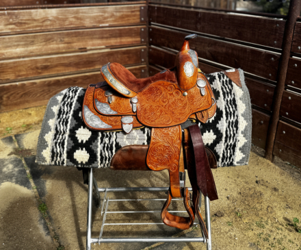 Tack ID: 570329 13.5 Billy Cook Used Custom Show Saddle - PhotoID: 155432 - Expires 23-Apr-2026 Days Left: 79