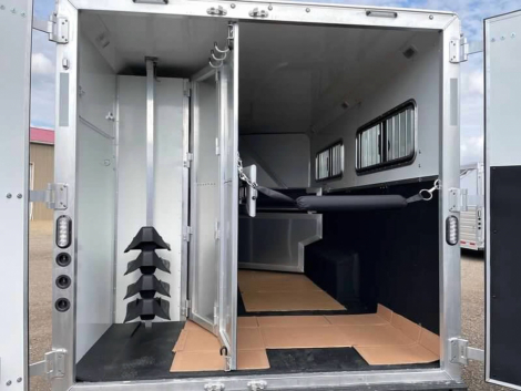 Tack ID: 570336 2023 Lakota Gooseneck Living Quarters 4 Horse Trailer - PhotoID: 155451 - Expires 30-Apr-2026 Days Left: 86