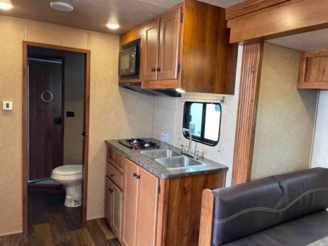 Tack ID: 570336 2023 Lakota Gooseneck Living Quarters 4 Horse Trailer - PhotoID: 155453 - Expires 30-Apr-2026 Days Left: 86