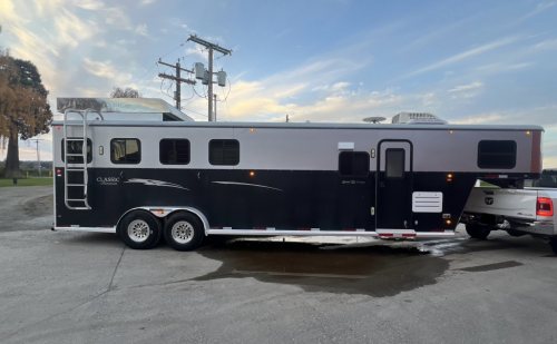 Tack ID: 570351 ✨2007 Classic Gold Buckle 4 Horse Living Quarters✨ - PhotoID: 155471 - Expires 15-May-2026 Days Left: 86