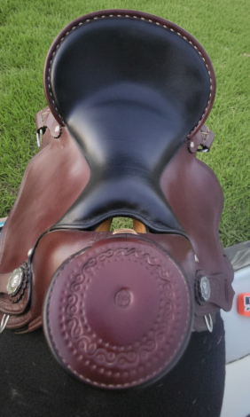Tack ID: 570372 Crest Ridge Saddle Wade 16 seat Wide western saddle - PhotoID: 155498 - Expires 28-May-2026 Days Left: 89