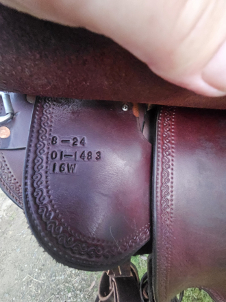 Tack ID: 570372 Crest Ridge Saddle Wade 16 seat Wide western saddle - PhotoID: 155500 - Expires 28-May-2026 Days Left: 89