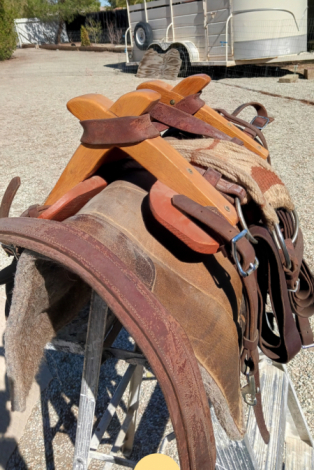 Tack ID: 570395 Mule Pack Saddles - PhotoID: 155541 - Expires 06-Jun-2026 Days Left: 84