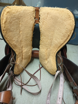 Tack ID: 570414 Circle Y pioneer flex 2 pleasure trail saddle - PhotoID: 155560 - Expires 15-Jun-2026 Days Left: 87