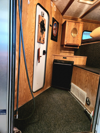 Tack ID: 570473 1999 Circle J Gooseneck Aluminum 2 Horse Trailer - PhotoID: 155711 - Expires 31-Aug-2026 Days Left: 72