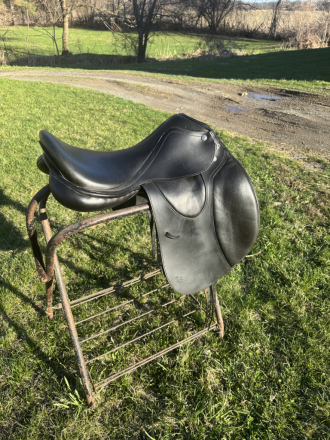 Tack ID: 570491 Toulouse Aachen Pro Dressage Saddle, 18, Adjustable - PhotoID: 155628 - Expires 27-Oct-2026 Days Left: 174