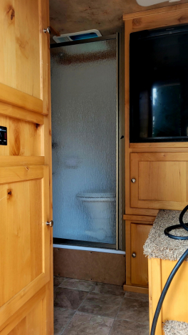 Tack ID: 570493 2015 Logan Coach  Riot/Weekender 3 horse Slant - PhotoID: 155632 - Expires 29-Jul-2026 Days Left: 84