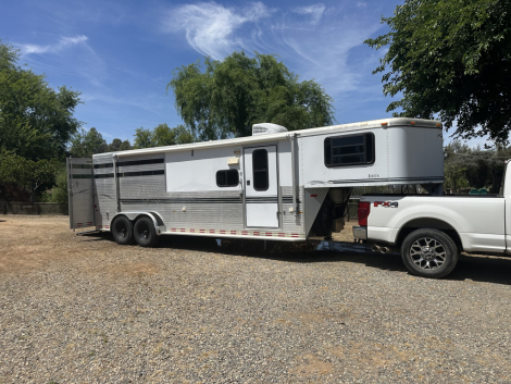 Tack ID: 570560 3 horse trailer w/ living quarters - PhotoID: 155683 - Expires 21-Nov-2026 Days Left: 179
