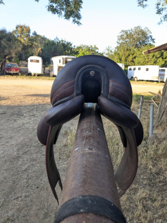 Tack ID: 570583 2021 Devoucoux Makila Harmonie S Dressage saddle - PhotoID: 155720 - Expires 04-Sep-2026 Days Left: 44