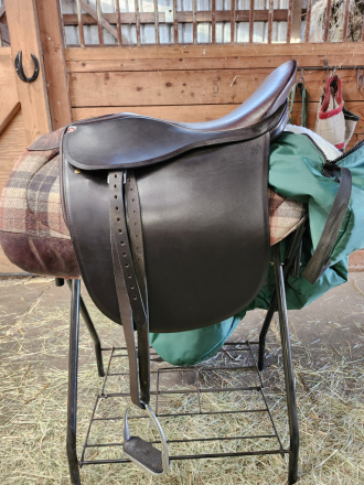 Tack ID: 570588 Cutback show saddle - PhotoID: 155750 - Expires 17-Sep-2026 Days Left: 89