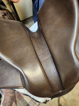 Tack ID: 570588 Cutback show saddle - PhotoID: 155751 - Expires 17-Sep-2026 Days Left: 89