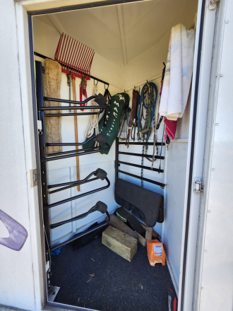 Tack ID: 570590 White Logan 4 horse trailer - PhotoID: 155769 - Expires 19-Sep-2026 Days Left: 65