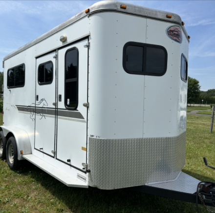 Tack ID: 570594 2004 Sundowner Sunlite 777 2-Horse extra high w/tack room - PhotoID: 155730 - Expires 10-Sep-2026 Days Left: 82
