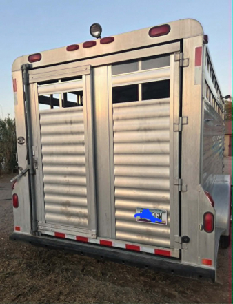 Tack ID: 570605 4 Star Stock trailer - PhotoID: 155749 - Expires 16-Sep-2026 Days Left: 88